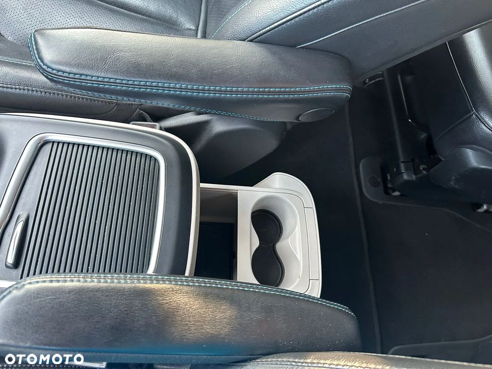 Chrysler Pacifica - 11