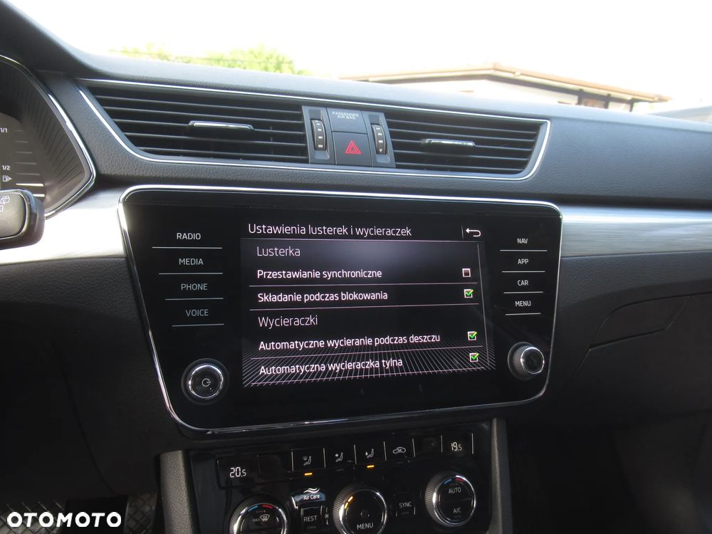 Skoda Superb 2.0 TSI Ambition DSG - 24