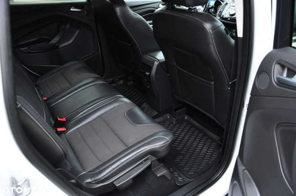 Ford Kuga 2.0 TDCi 4x4 Titanium - 27