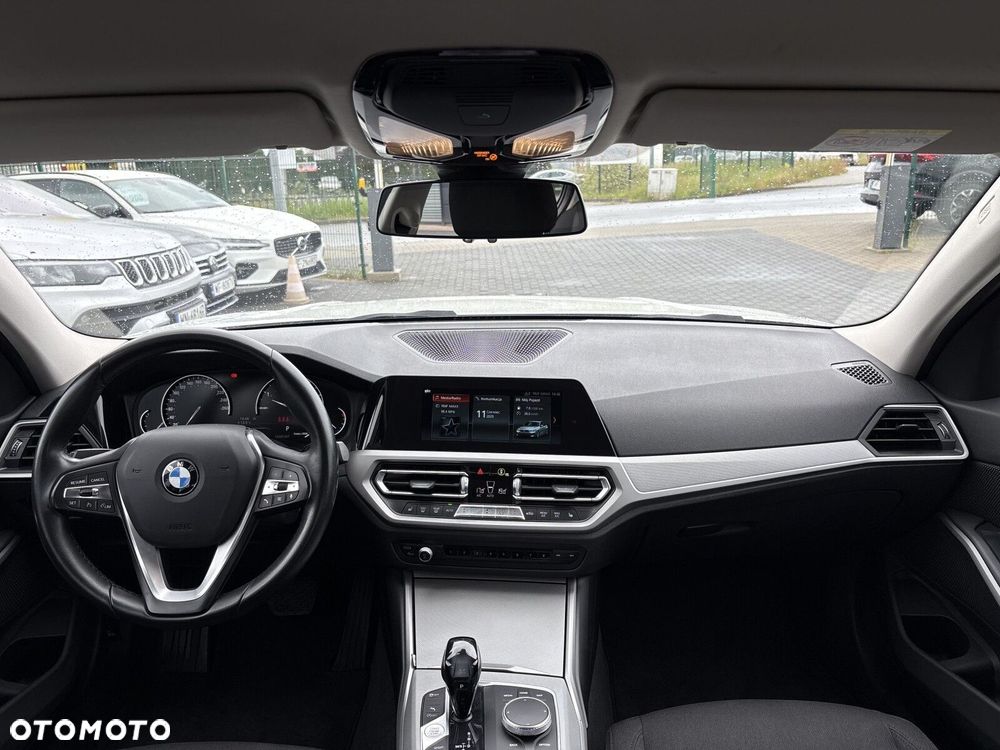 BMW Seria 3 318i - 19