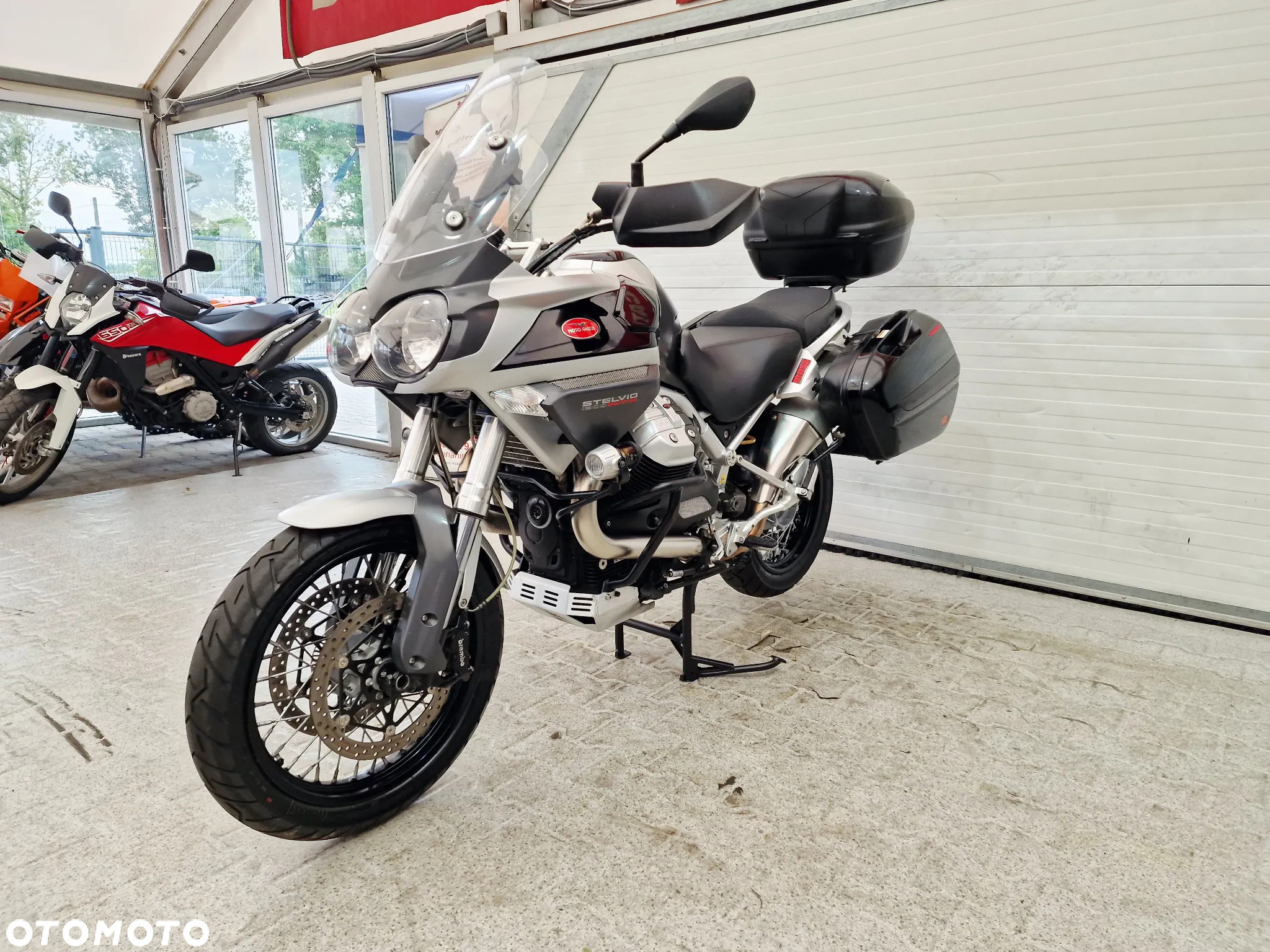 Moto Guzzi Stelvio - 4