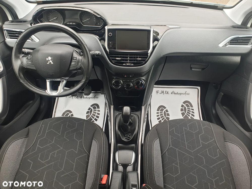 Peugeot 2008 - 12