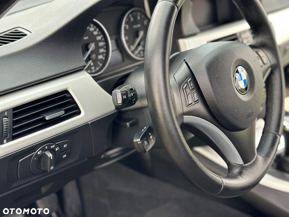 BMW Seria 3 318i - 17