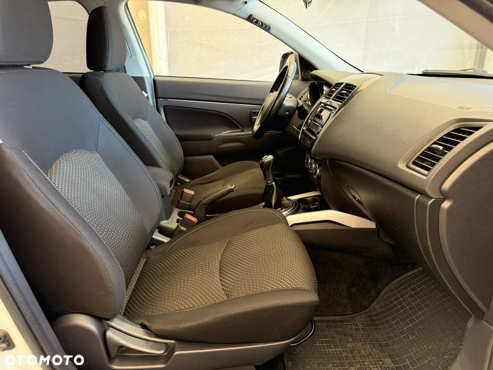 Mitsubishi ASX - 14