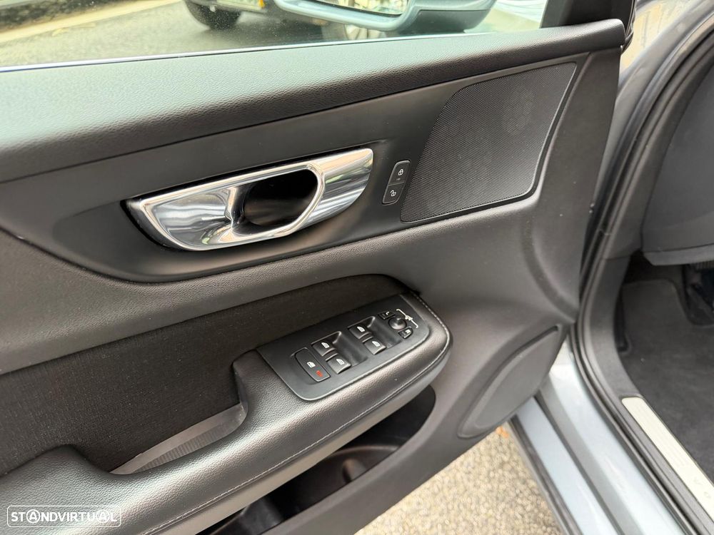 Volvo V60 2.0 D3 Geartronic - 24