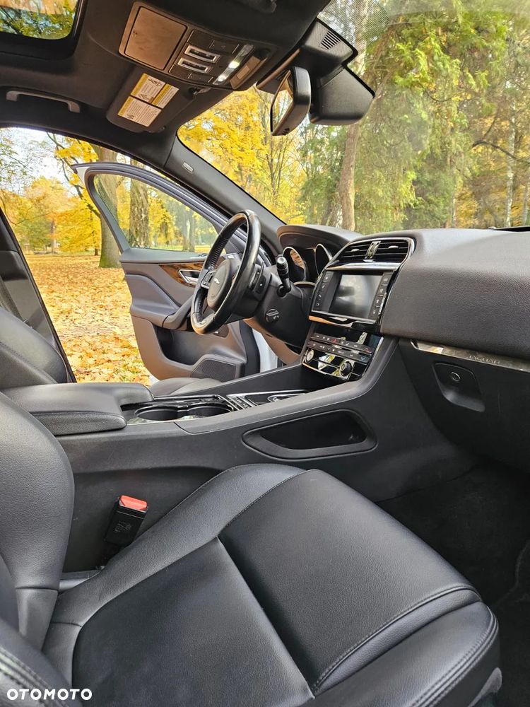 Jaguar F-Pace - 12