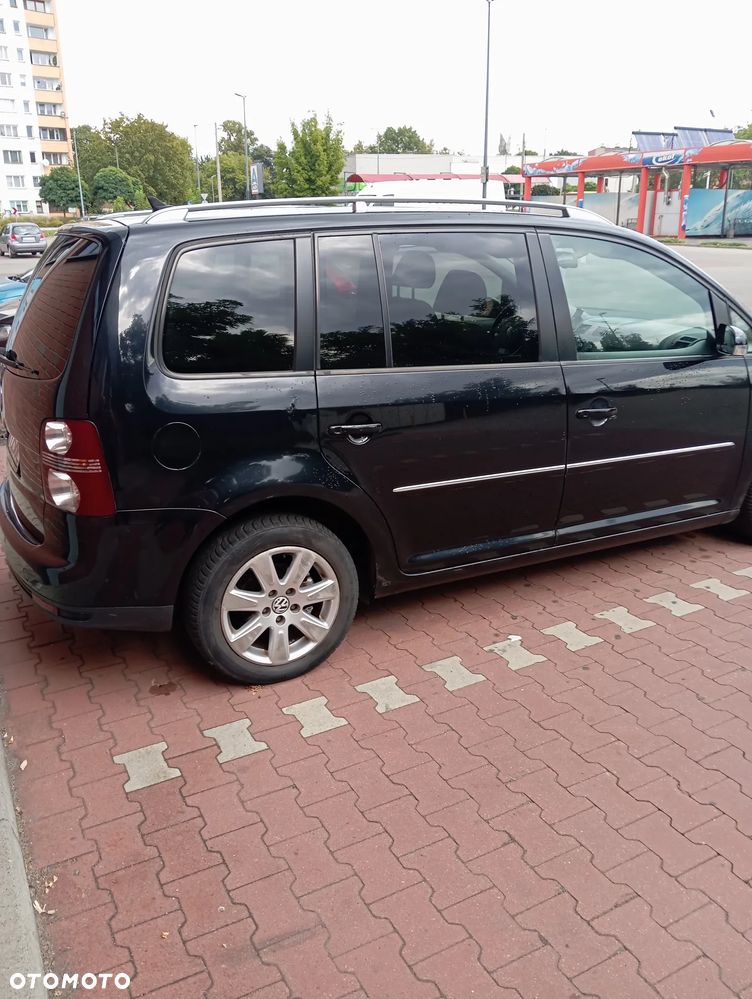 Volkswagen Touran 2.0 TDI DPF Highline - 5