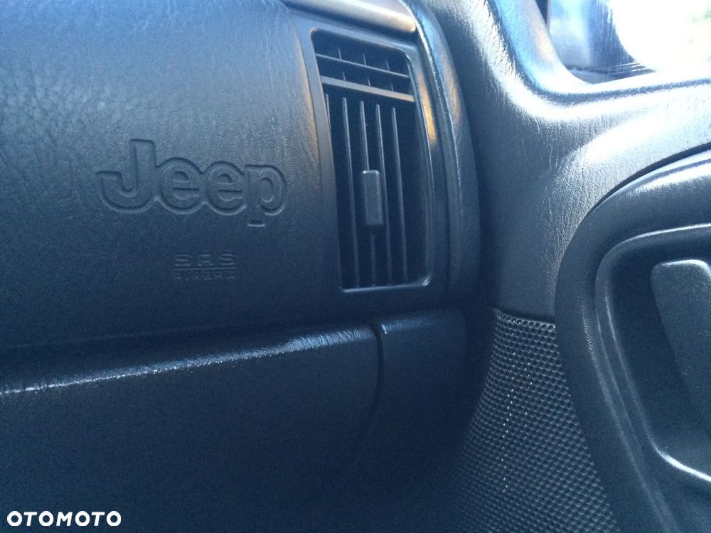 Jeep Grand Cherokee 4.0 Laredo - 11