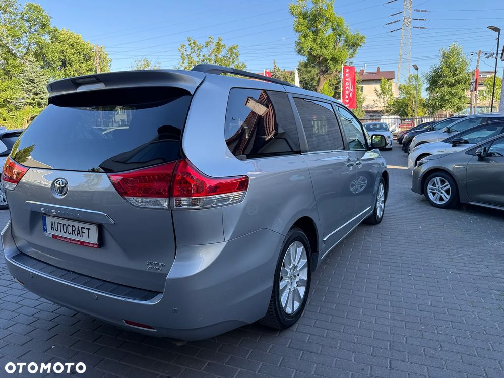 Toyota Sienna 3.5 LE AWD - 36