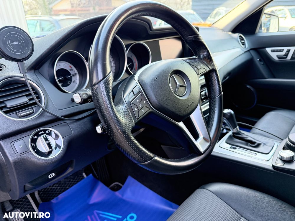 Mercedes-Benz C 300 CDI DPF 4Matic (BlueEFFICIENCY) 7G-TRONIC Avantgarde - 5