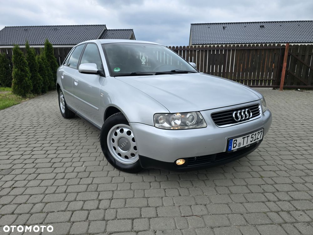 Audi A3 Sportback 1.6 Ambiente - 19
