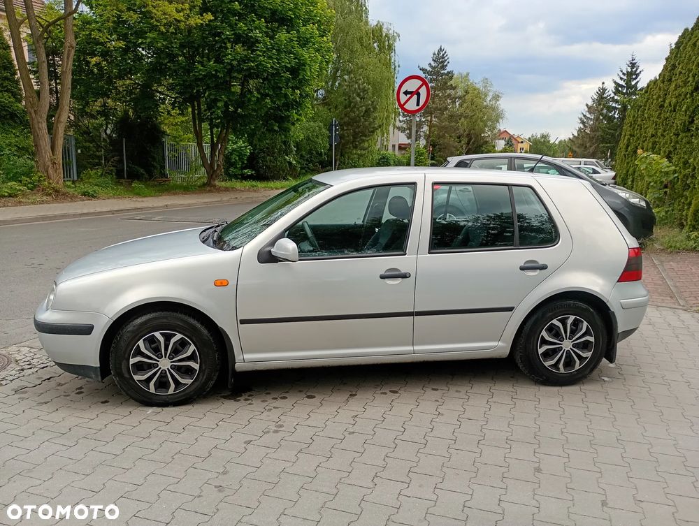 Volkswagen Golf 1.6 - 5