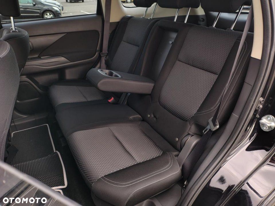 Mitsubishi Outlander - 5