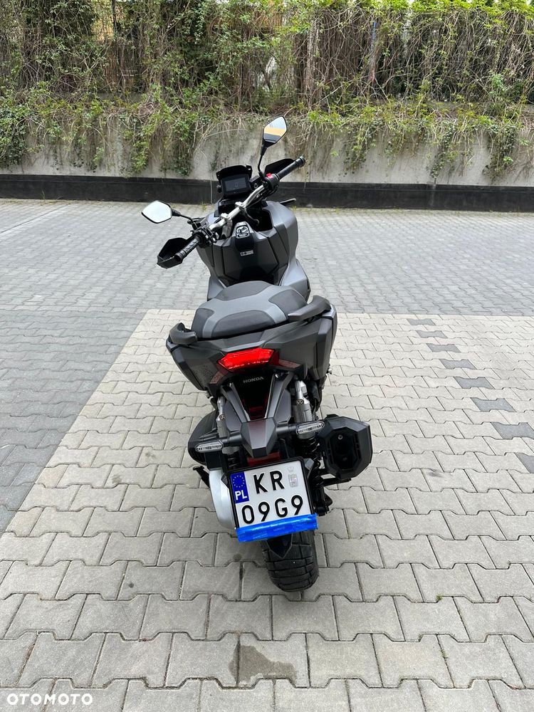 Honda ADV350 - 5