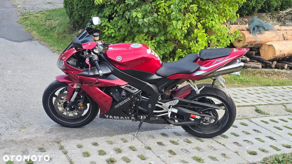 Yamaha R1 - 2