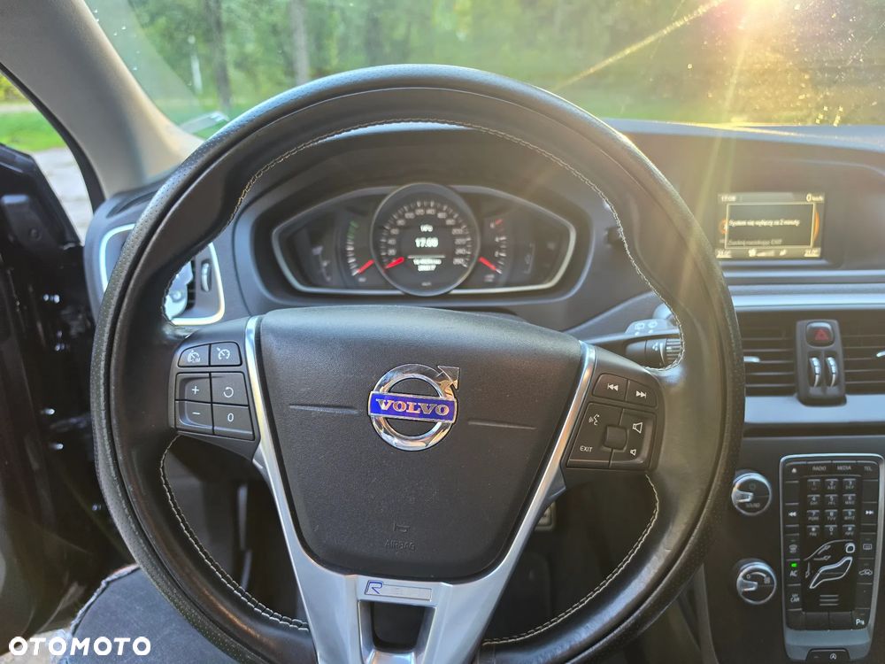 Volvo V40 D2 - 10