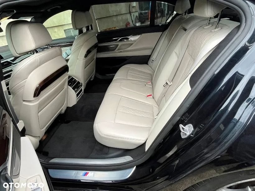 BMW Seria 7 750Li xDrive - 7