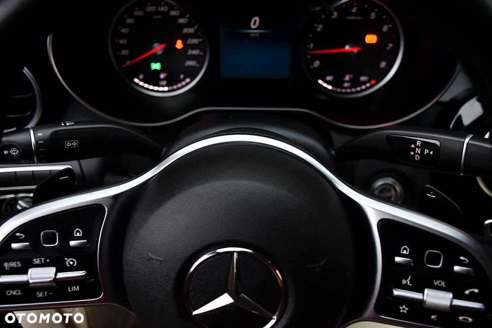 Mercedes-Benz Klasa C 300 9G-TRONIC Exclusive - 32