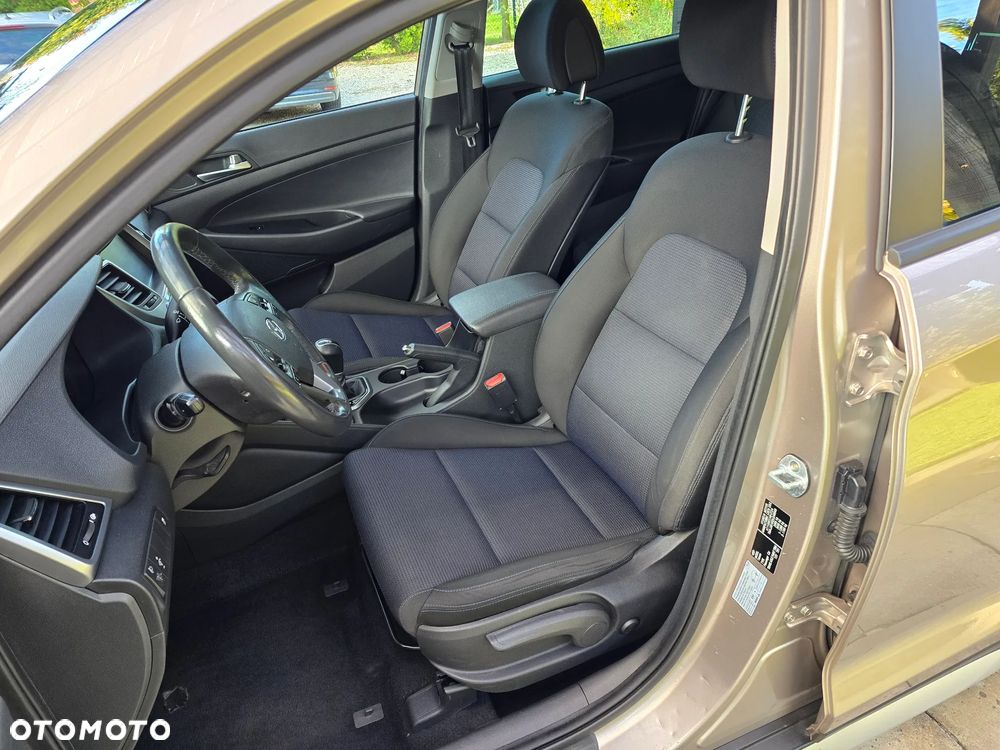 Hyundai Tucson ver-1-7-crdi-bluedrive-classic-2wd-dct - 25