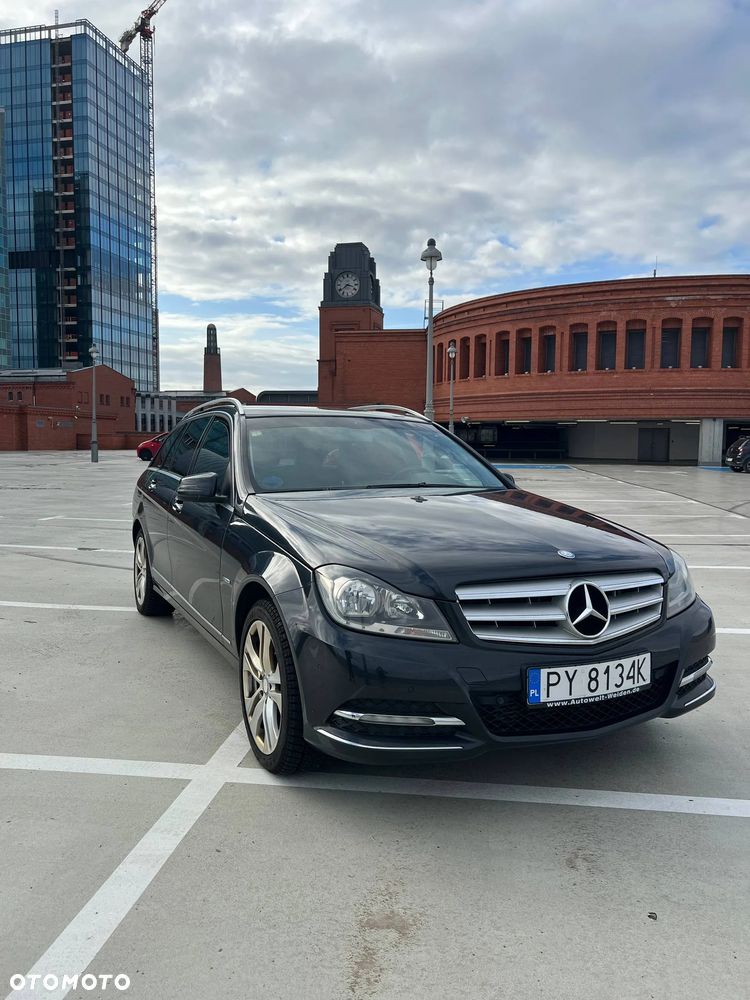 Mercedes-Benz Klasa C 180 CGI BlueEff Avantgarde - 3