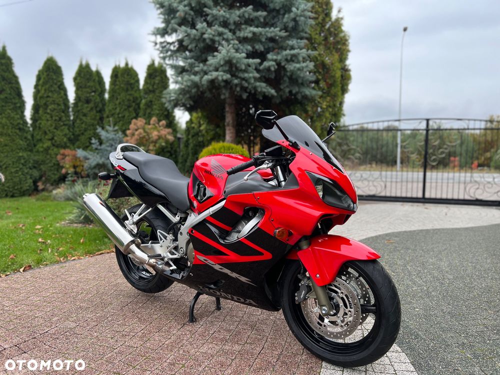 Honda CBR - 1
