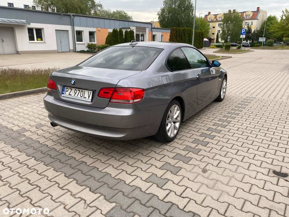 BMW Seria 3 320i - 8