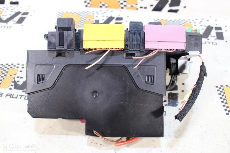 Caixa De Fusíveis Mercedes-Benz E-Class Coupé (C207)  2129003702 / 5Dk - 9