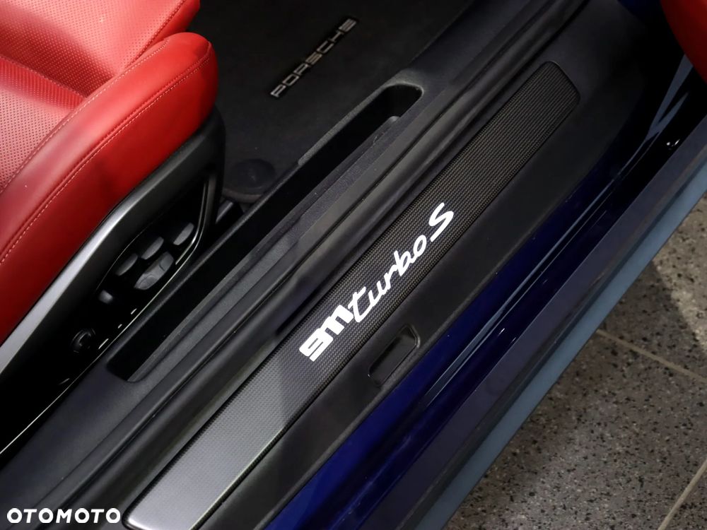 Porsche 911 Carrera Turbo S - 29