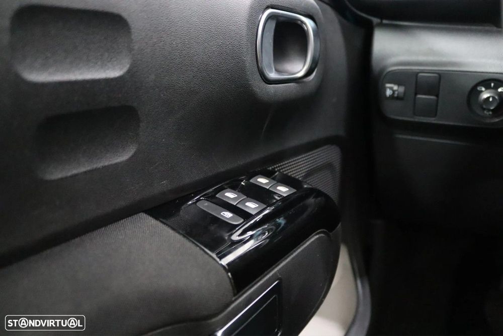 Citroën C3 1.2 PureTech Shine - 10