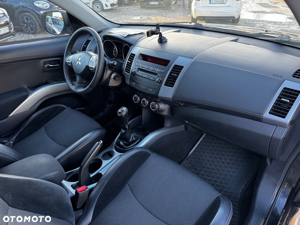 Mitsubishi Outlander 2.0 2WD Invite - 36