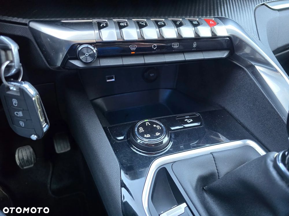 Peugeot 3008 BlueHDi 120 Stop & Start Allure - 19