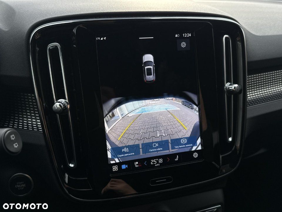 Volvo XC 40 - 25
