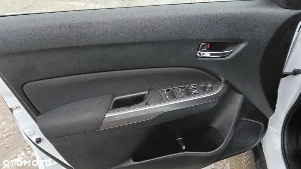 Suzuki Vitara 1.4 Boosterjet SHVS Elegance Sun 4WD - 28