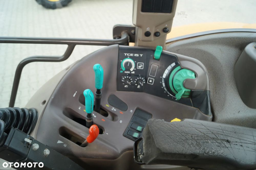 Renault Ares 556 RZ - 11