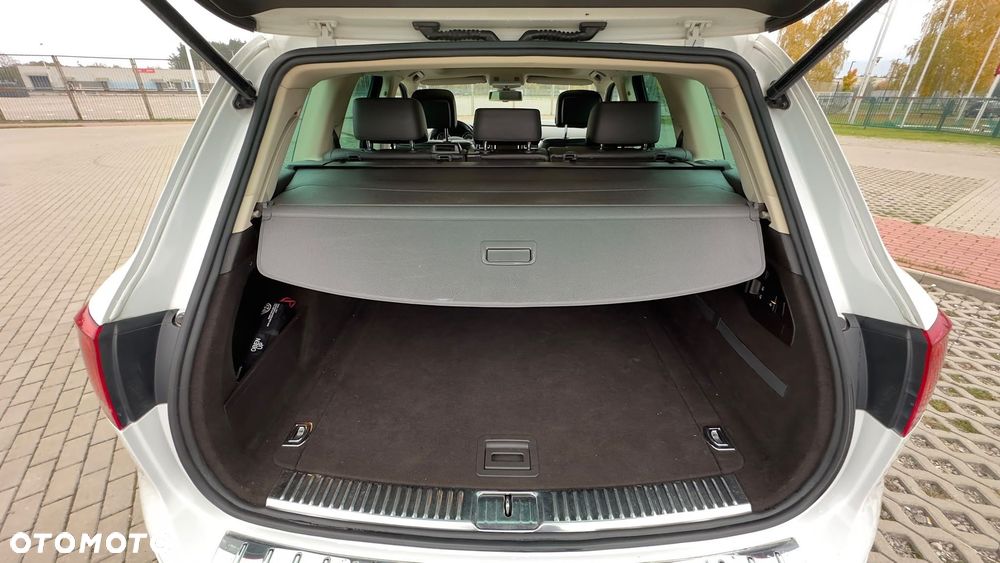 Volkswagen Touareg - 12