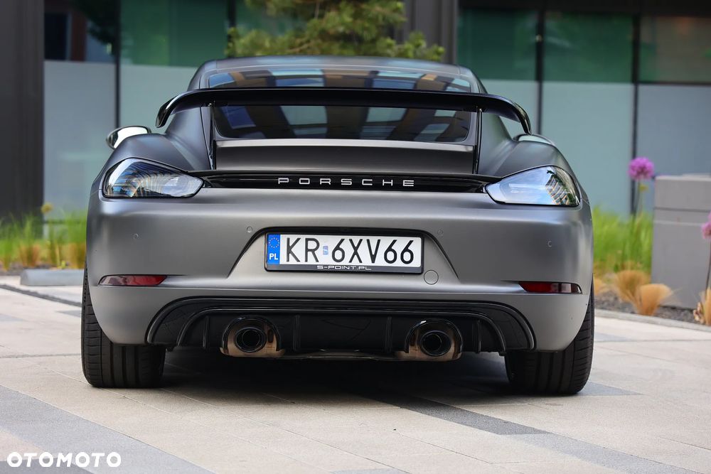 Porsche 718 Cayman - 17
