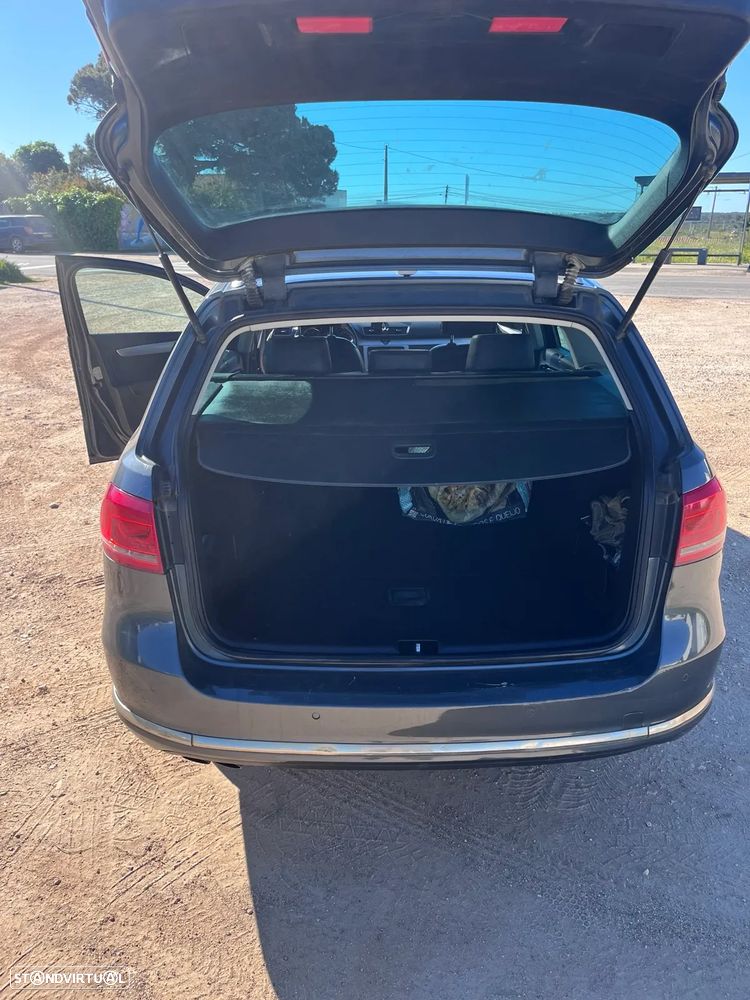 VW Passat Variant 2.0 TDI Confortline Navig - 10