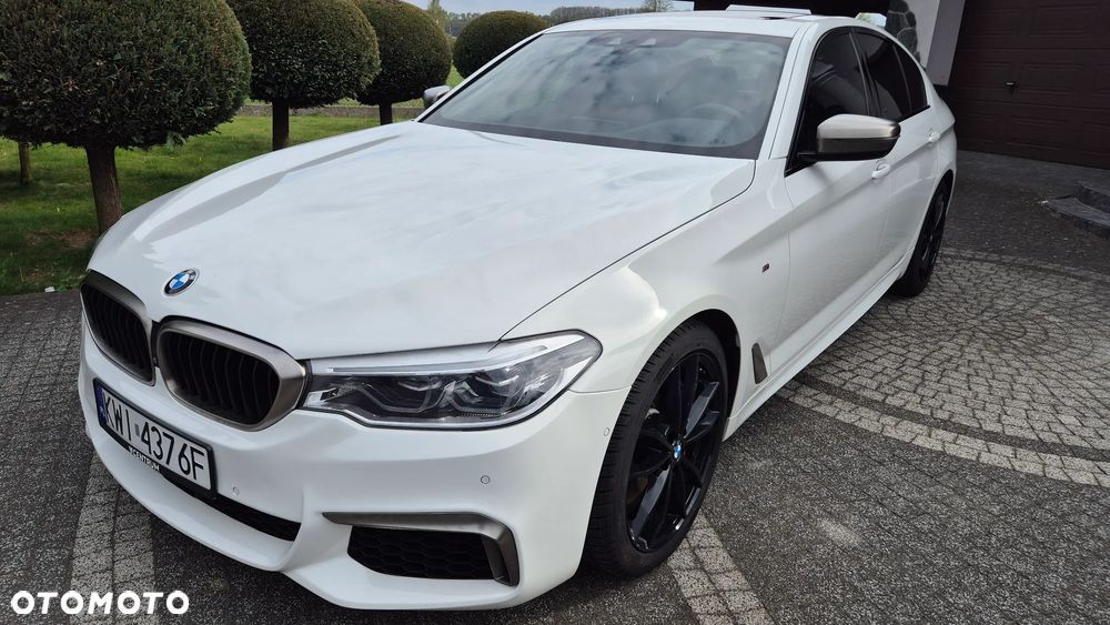 BMW Seria 5 M550i xDrive sport - 15