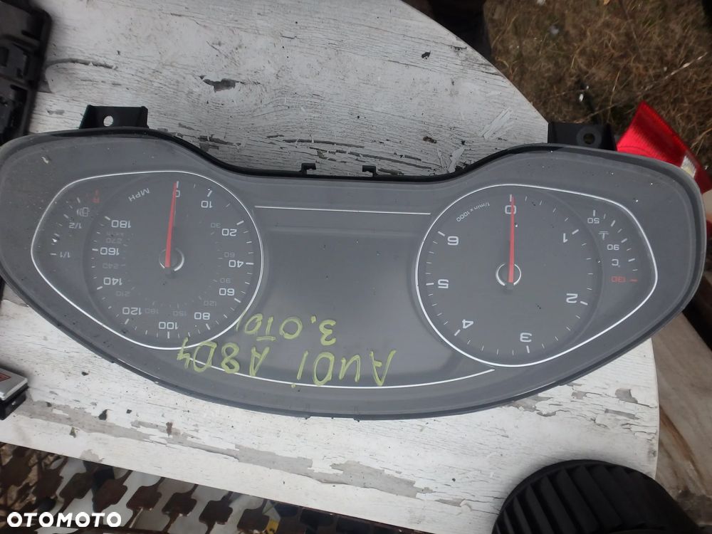 Licznik 4H0920910P Audi A8 D4 - 1