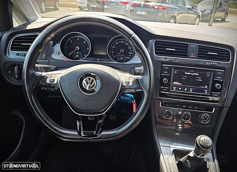 VW Golf 1.6 TDI Confortline - 15