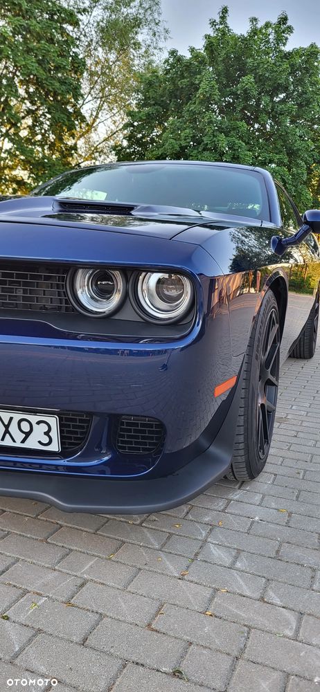 Dodge Challenger - 36