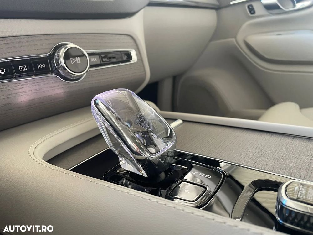 Volvo XC 90 T8 AWD PHEV Plus Bright - 13