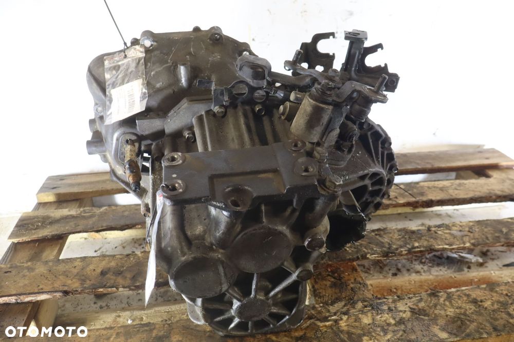 SKRZYNIA BIEGÓW 5 BIEGOWA KIA SPORTAGE II LIFT 2.0CRDI S714J - 2