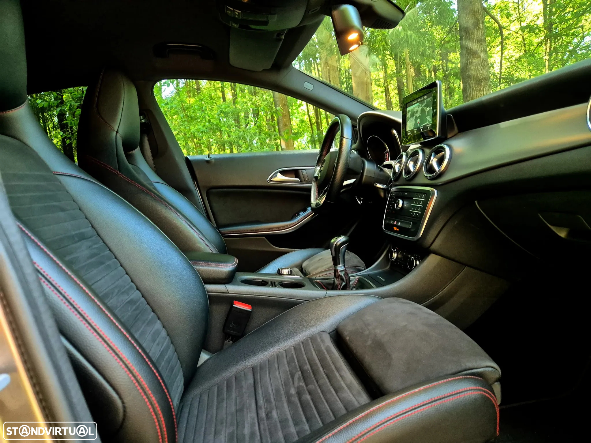 Mercedes-Benz CLA 200 d Shooting Brake AMG Line - 18