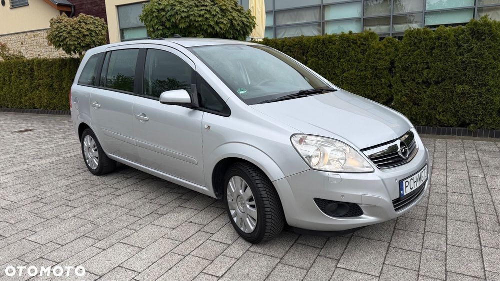 Opel Zafira 1.6 Elegance - 1