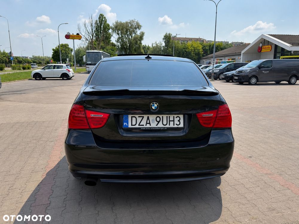 BMW Seria 3 318i - 2