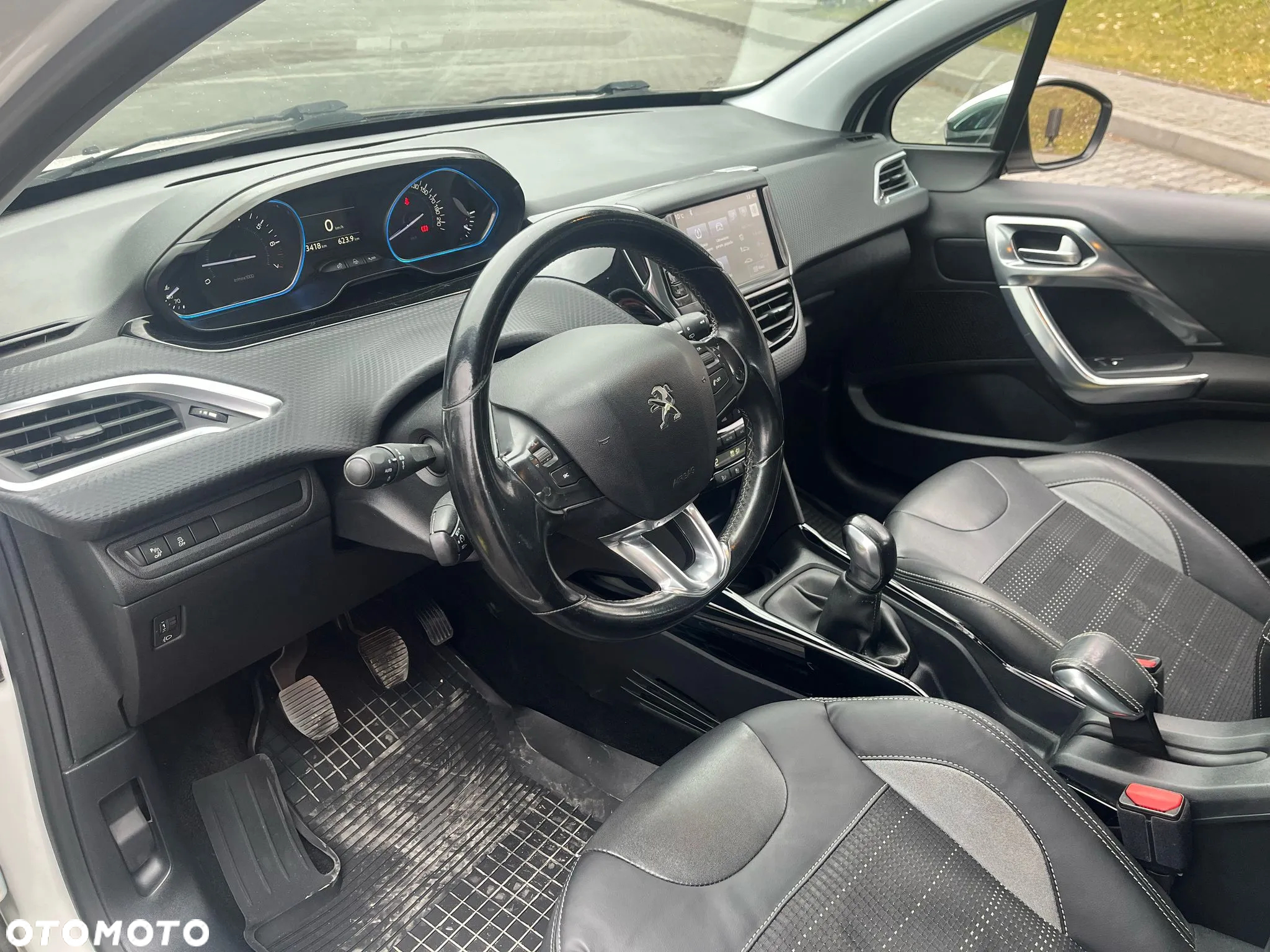Peugeot 2008 1.2 Pure Tech Style EU6 - 11
