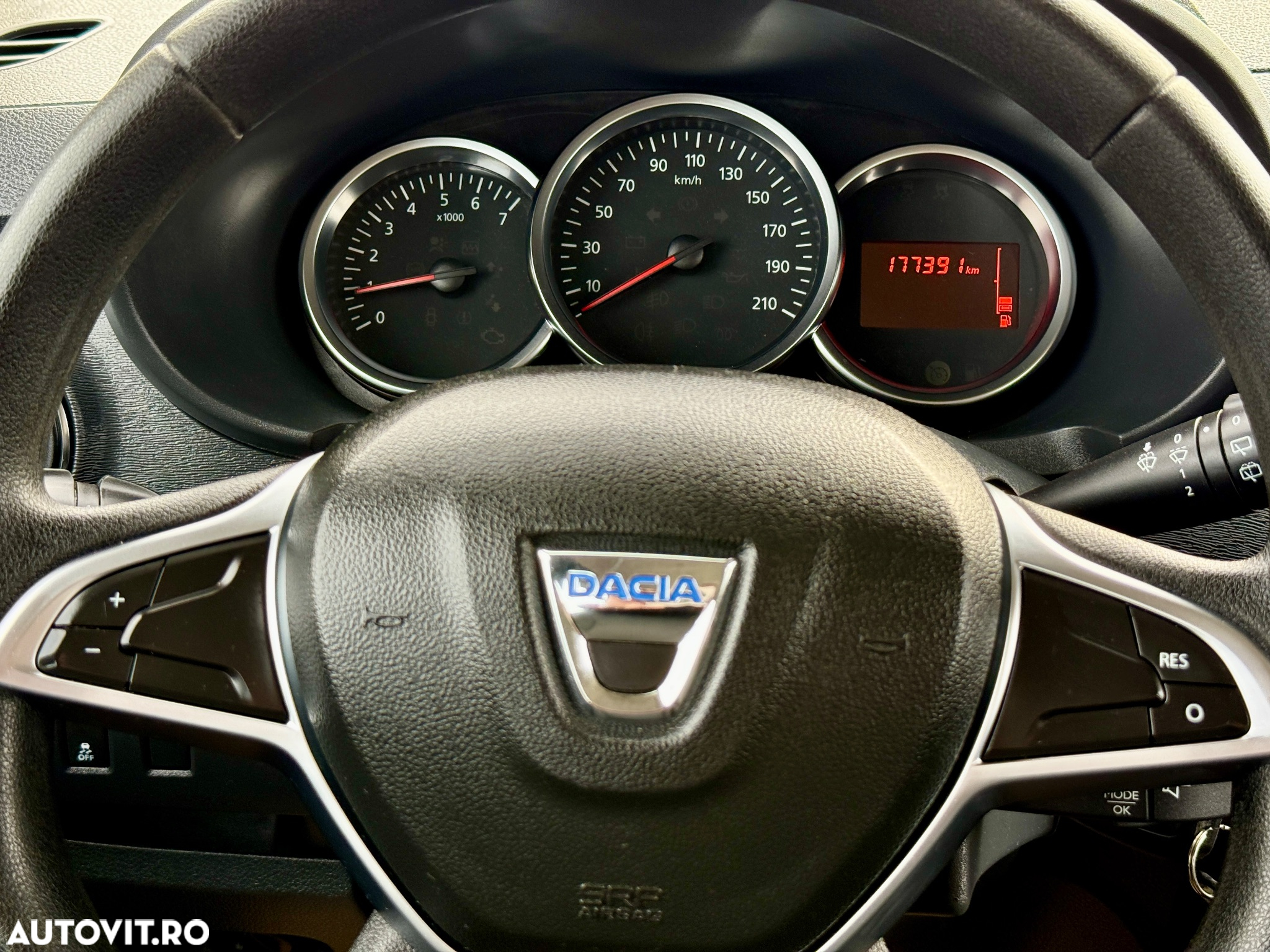 Dacia Lodgy 1.5 Blue dCi Laureate - 18