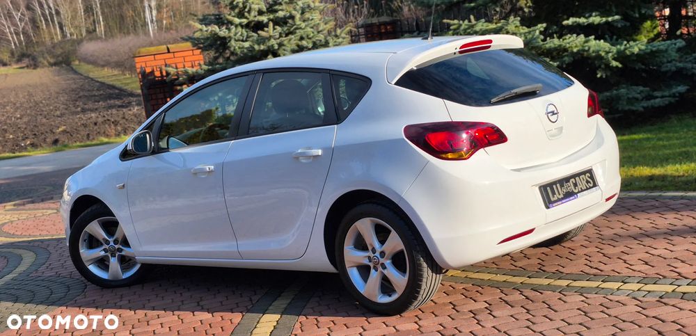 Opel Astra 1.4 ecoFLEX Cosmo - 6