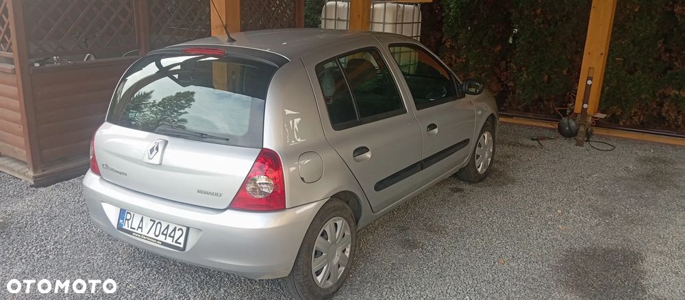 Renault Clio - 8